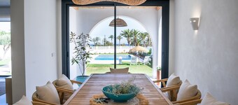 Holiday Home 'Villa Taray' with Sea View, Wi-Fi and Air Conditioning