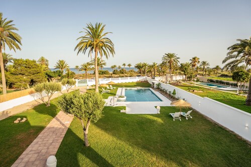 Holiday Home 'Villa Taray' with Sea View, Wi-Fi and Air Conditioning