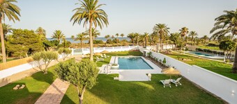 Holiday Home 'Villa Taray' with Sea View, Wi-Fi and Air Conditioning