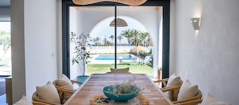 Holiday Home 'Villa Taray' with Sea View, Wi-Fi and Air Conditioning