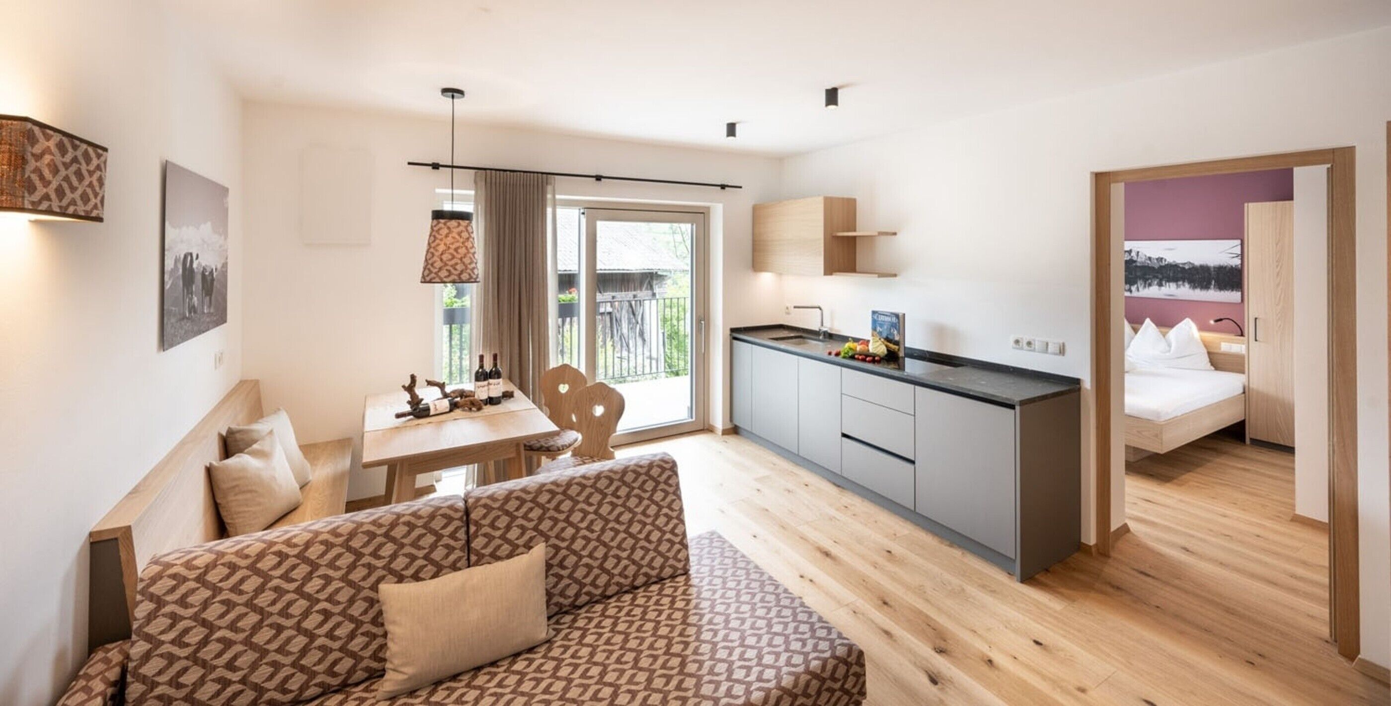 Een televisie en een tafeltennistafel