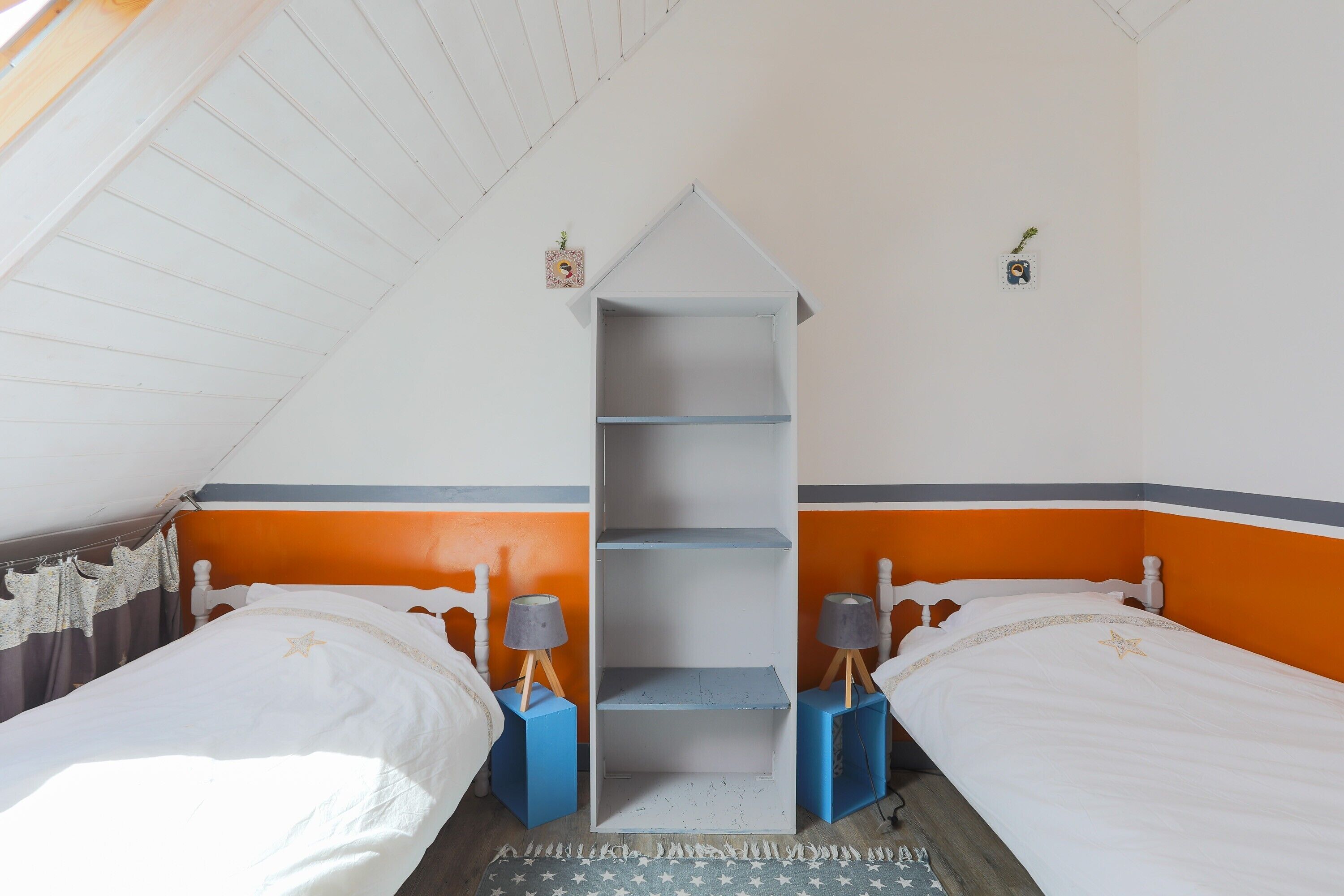 4 bedrooms, iron/ironing board, free WiFi