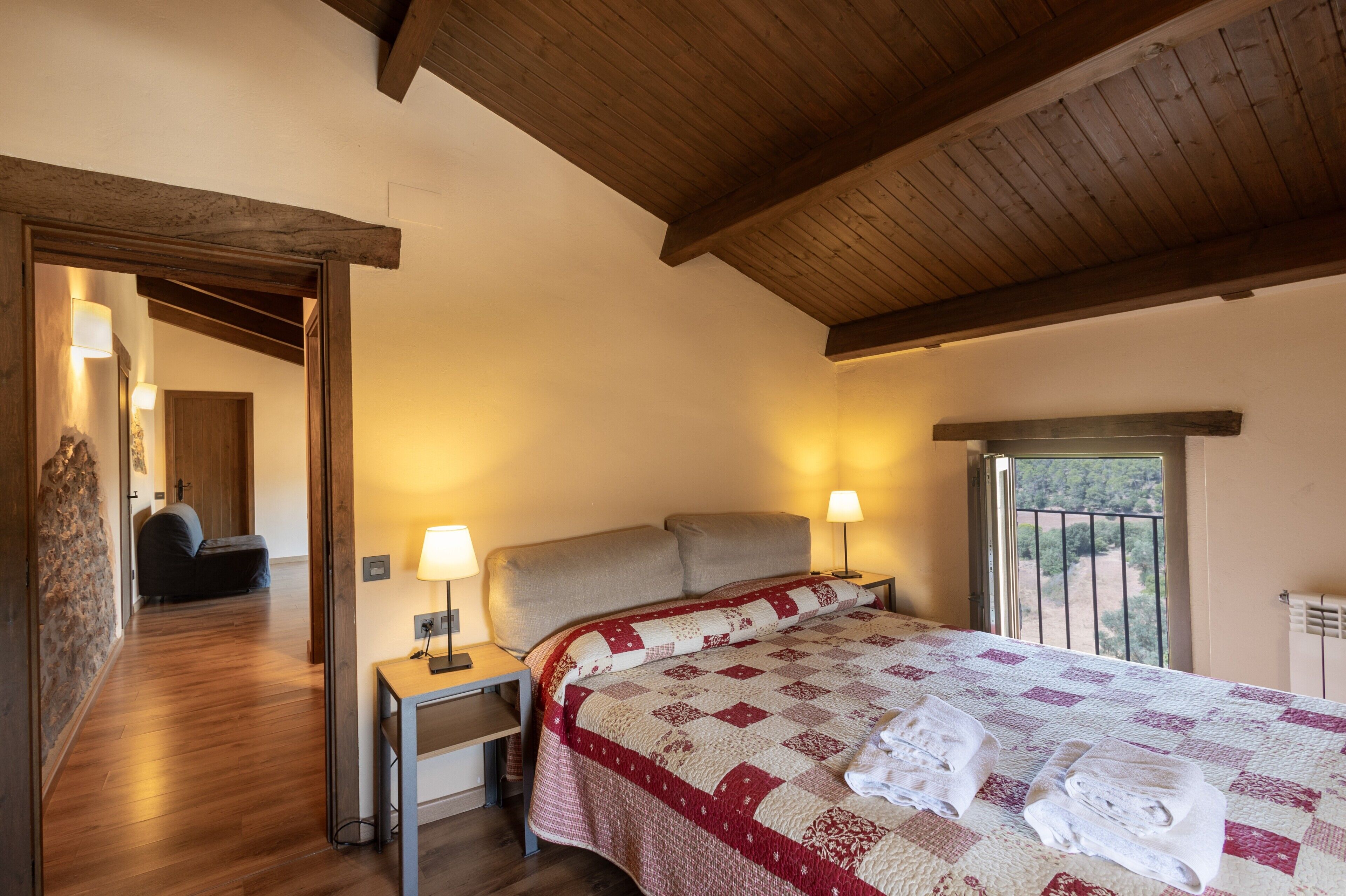 9 chambres, fer et planche à repasser, Wi-Fi gratuit, draps fournis