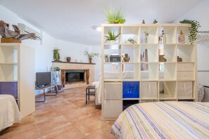 1 chambre, fer et planche à repasser, Wi-Fi gratuit, draps fournis