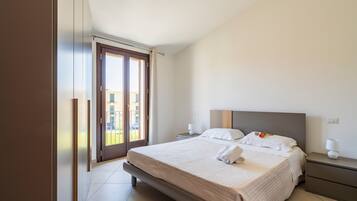 2 bedrooms, bed sheets