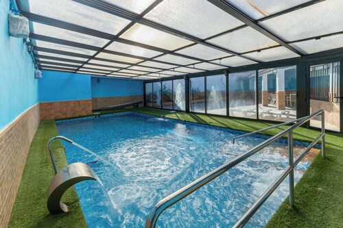 Country House 'Casa Rural Kalfonso' with Private Garden, Wi-Fi and Air Conditioning