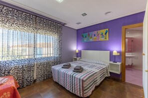 6 bedrooms, free WiFi, bed sheets