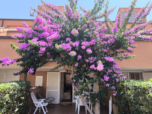 Holiday Home 'Villetta Indipendente Castiglione' with Private Terrace, Private Garden and Wi-Fi