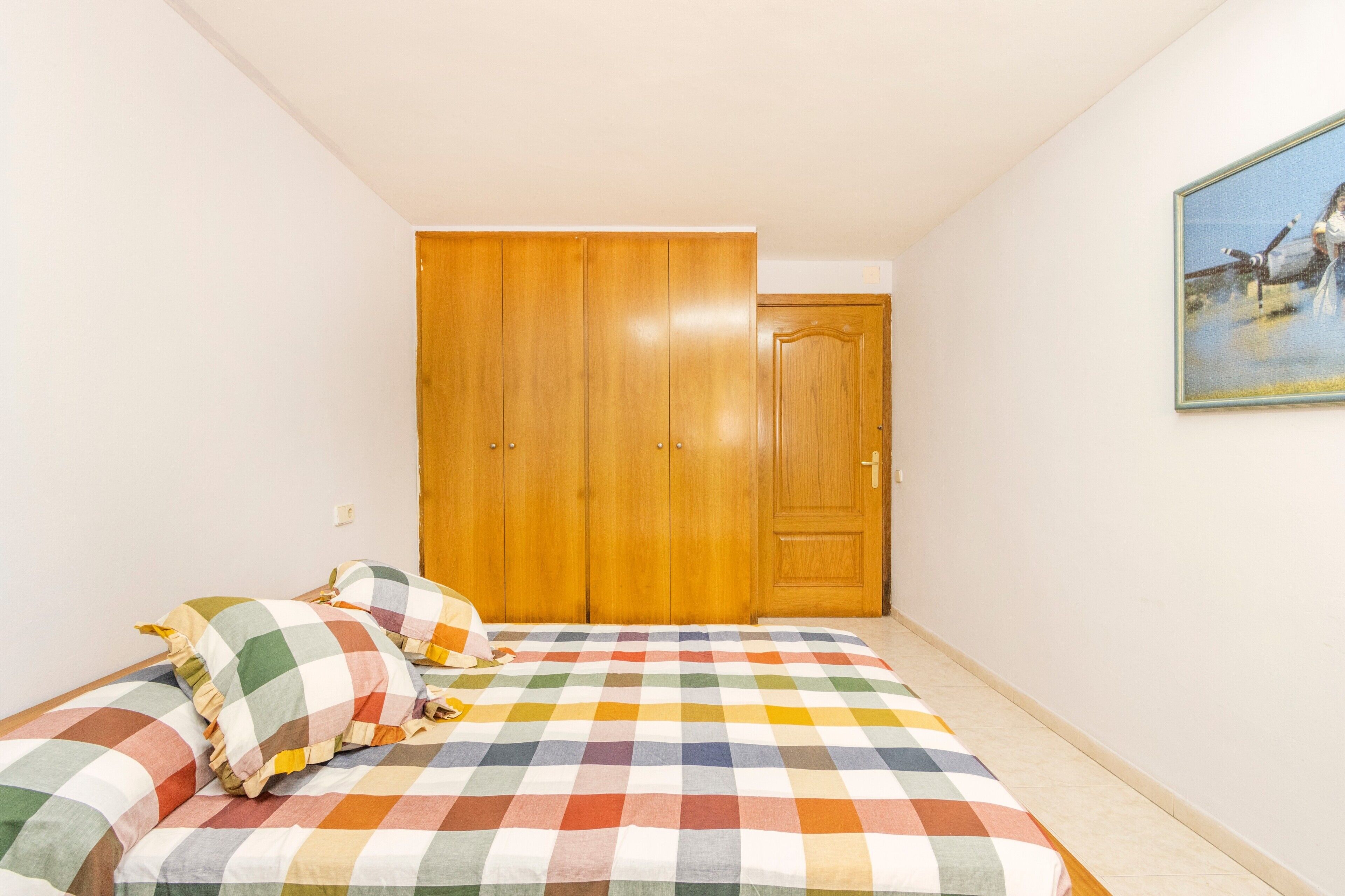 3 slaapkamers, een strijkplank/strijkijzer, gratis wifi, beddengoed