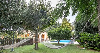 Country House 'Casa Rural Amb Piscina I Jardí' with Private Pool, Wi-Fi and Air Conditioning