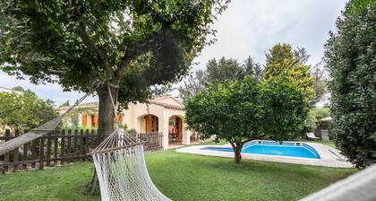 Country House 'Casa Rural Amb Piscina I Jardí' with Private Pool, Wi-Fi and Air Conditioning