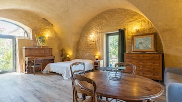 Fer et planche Ă repasser, Wi-Fi gratuit, draps fournis