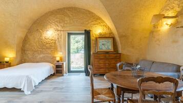 Fer et planche Ă repasser, Wi-Fi gratuit, draps fournis