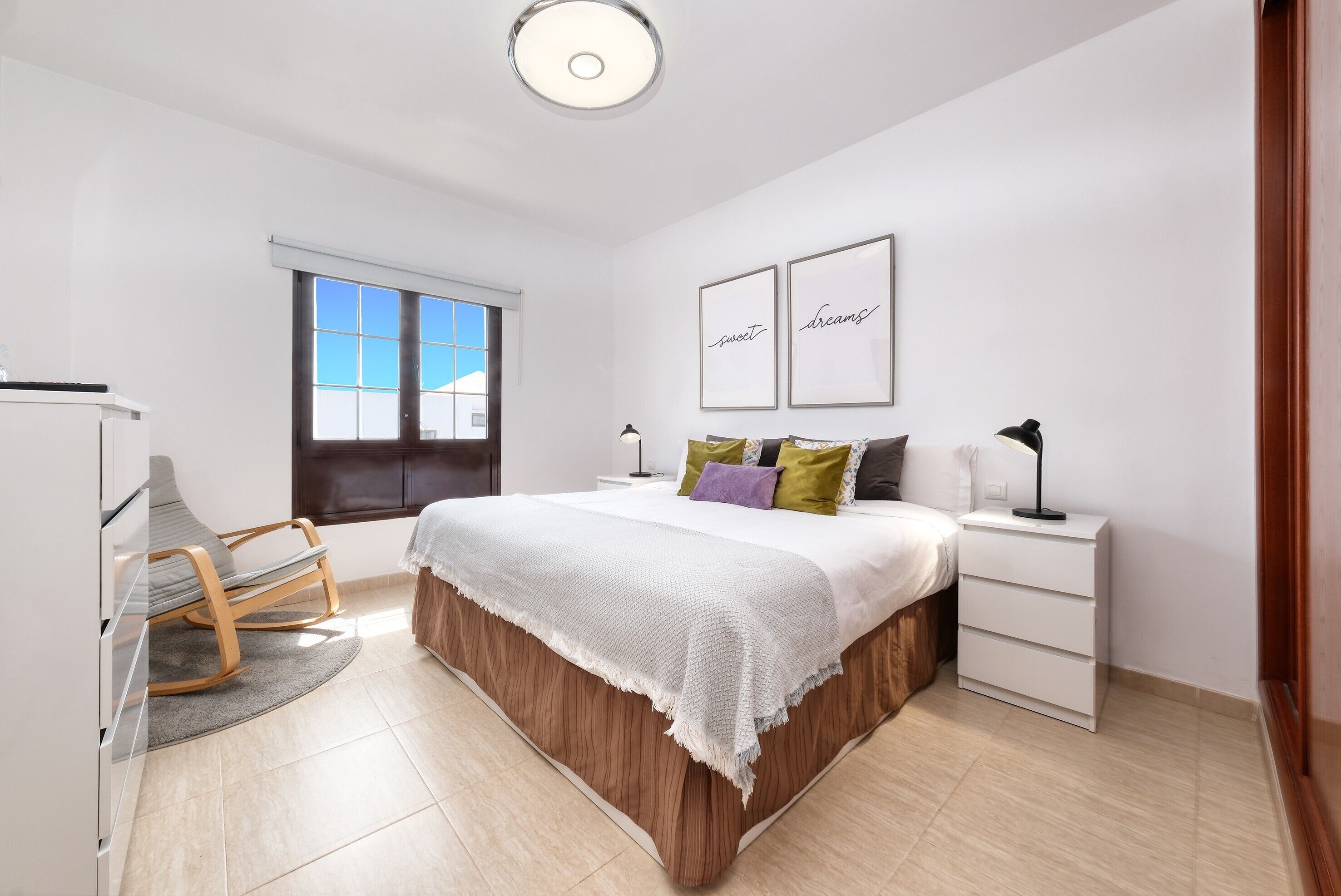 2 dormitorios, tabla de planchar con plancha, wifi gratis y ropa de cama