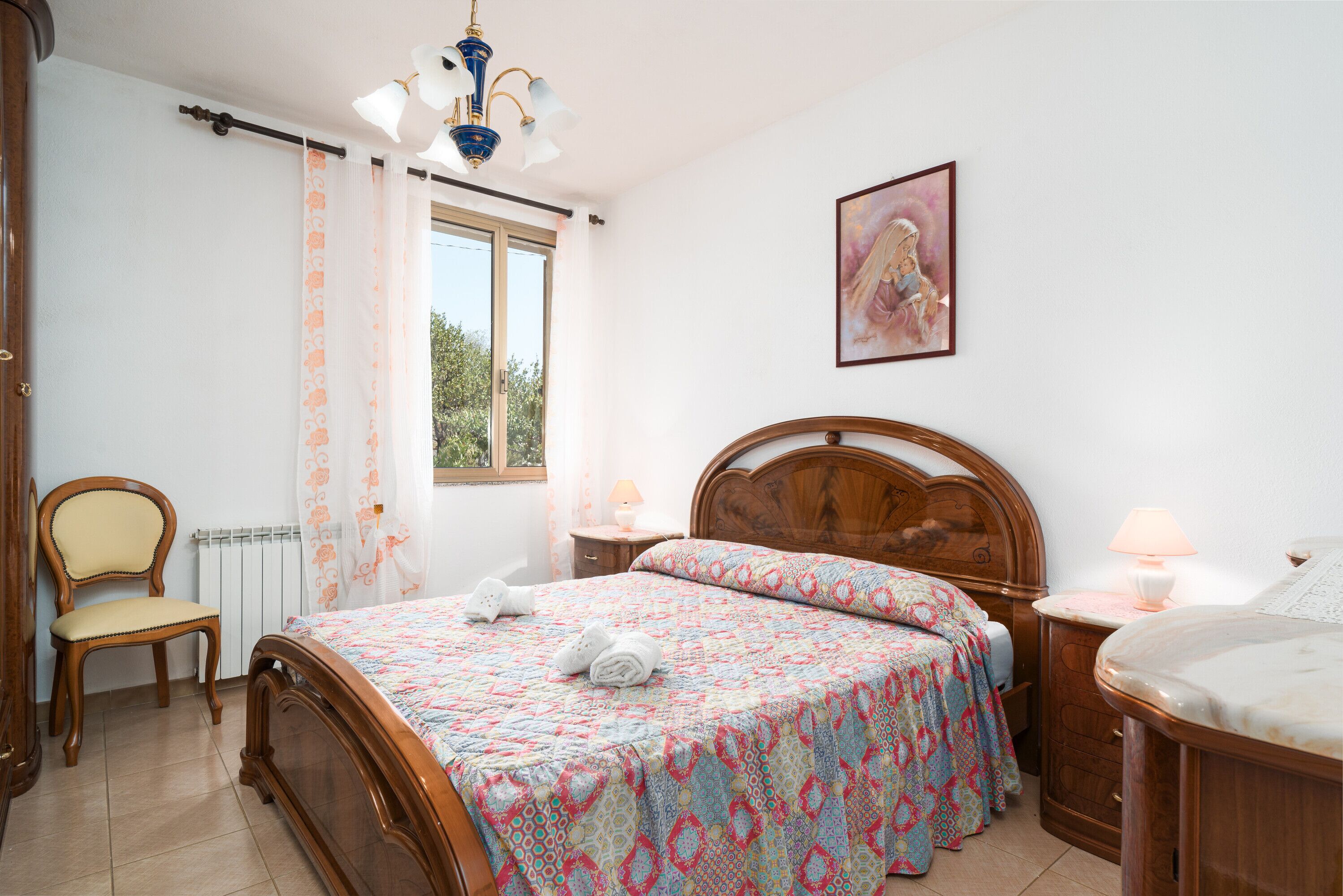 2 bedrooms, bed sheets