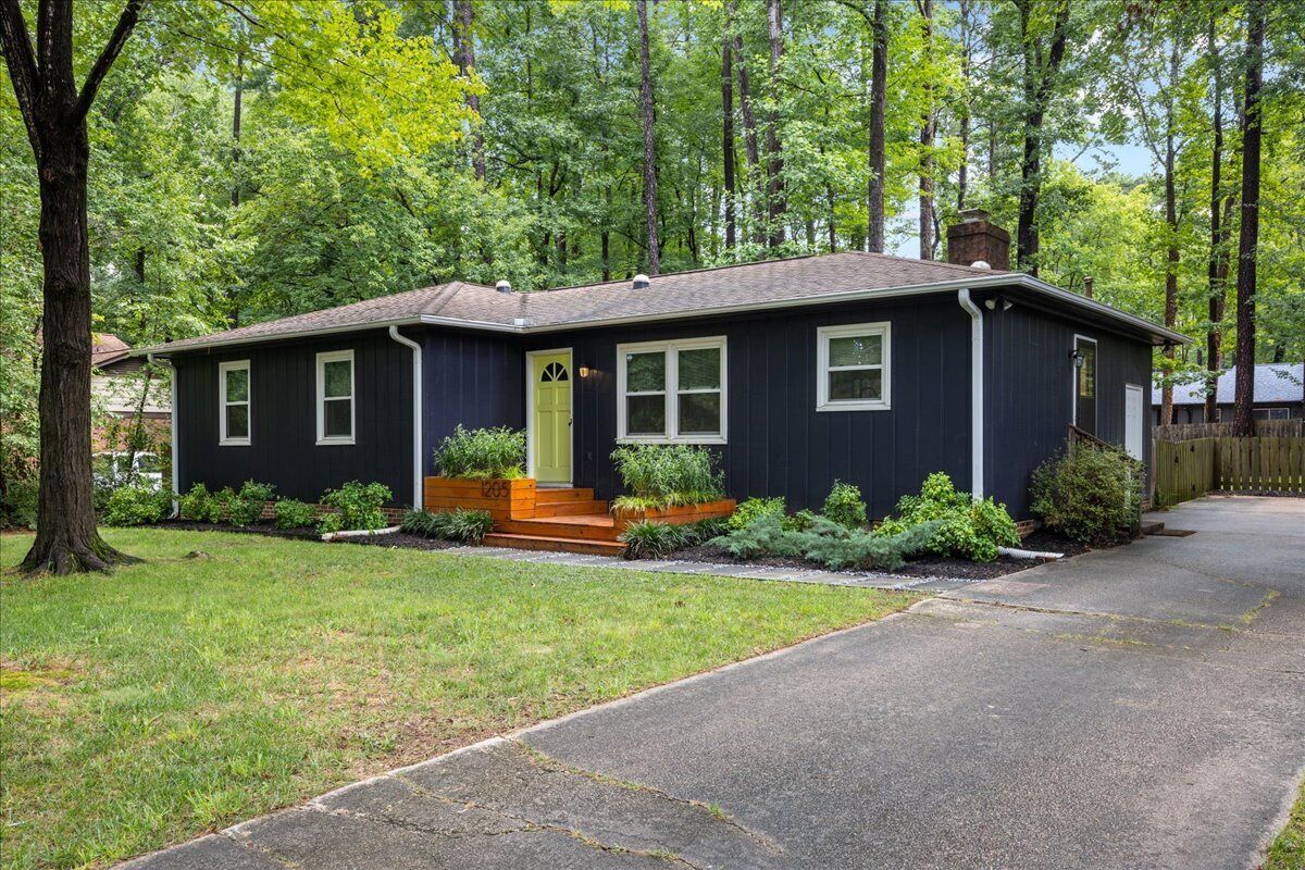 Contemporary 3-bedroom house in peaceful Cary with Fenced-In Backyard