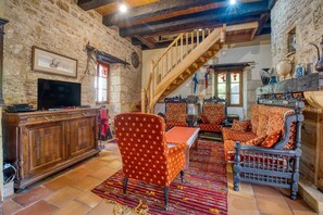 TV, DVD player, stereo - Holiday Home 'Cottage Périgourdin' with Private Pool, Private Terrace and Wi-Fi (Saint-André-d'Allas)