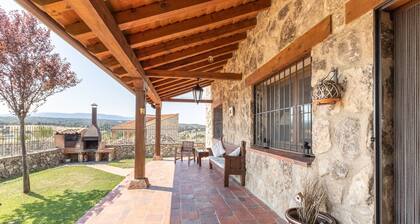 Country House 'La Casa Rural Del Secretario' with Mountain View, Private Terrace and Wi-Fi