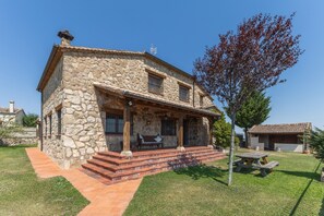 Exterior - Country House 'La Casa Rural Del Secretario' with Mountain View, Private Terrace and Wi-Fi (CUBILLO)