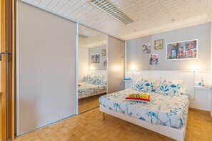1 bedroom, free WiFi, bed sheets