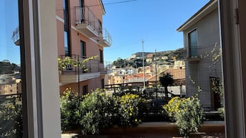 Interni
