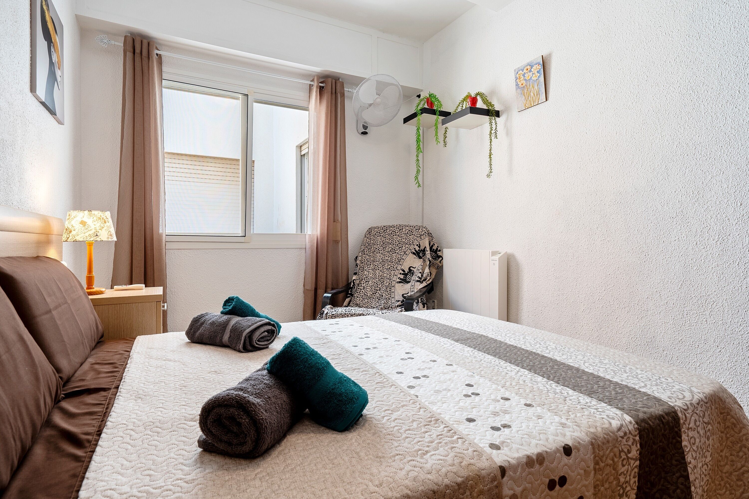 3 bedrooms, iron/ironing board, free WiFi, bed sheets