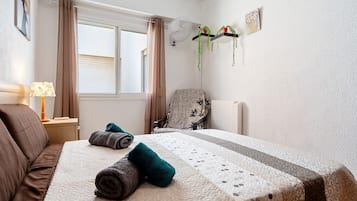 3 bedrooms, iron/ironing board, free WiFi, bed sheets