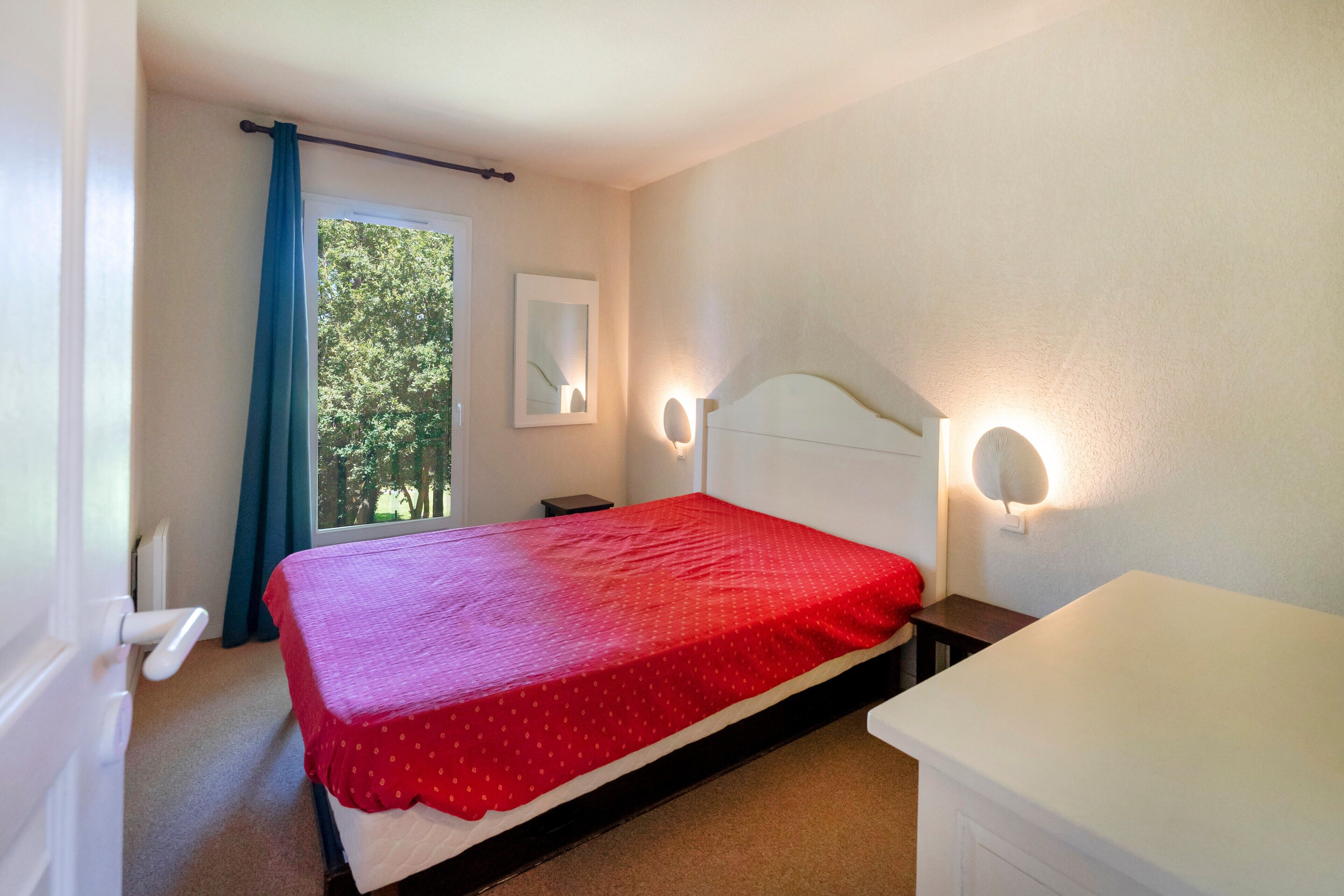 2 bedrooms, iron/ironing board