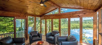 Waterfront! HotTub-Kayak-On Snowmobile Trail-Massage chair-Sauna-On Hiking Trail