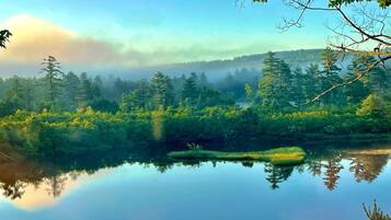 6 bedrooms, iron/ironing board, WiFi, bed sheets