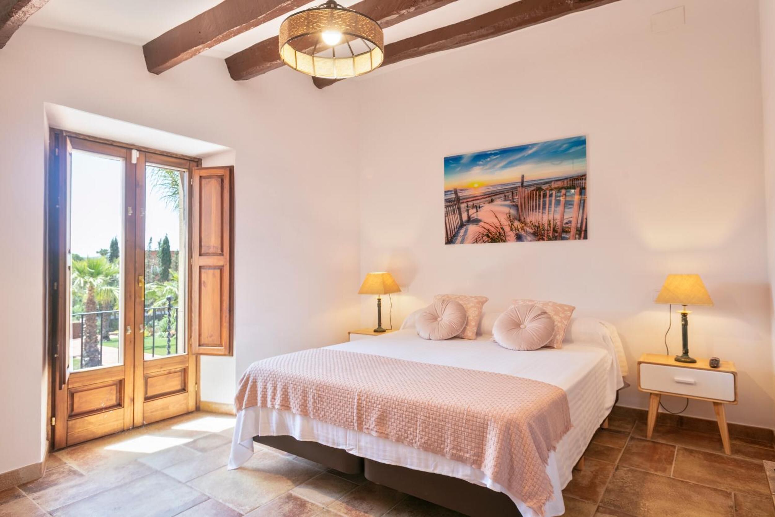 5 slaapkamers, een strijkplank/strijkijzer, gratis wifi, beddengoed