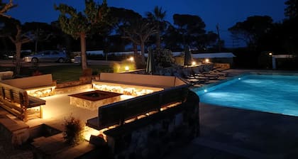 Villa 'Masia Luxmarspa' avec vue sur la montagne, Wi-Fi et climatisation