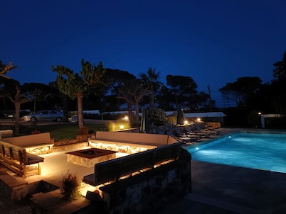 Villa 'Masia Luxmarspa' with mountain views, Wi-Fi and air conditioning