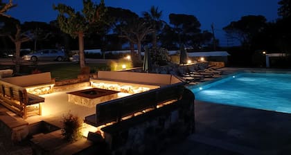 Villa 'Masia Luxmarspa' with mountain views, Wi-Fi and air conditioning