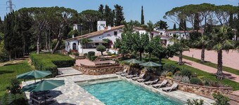 Villa 'Masia Luxmarspa' with mountain views, Wi-Fi and air conditioning