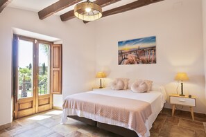 9 sovrum, strykjärn/strykbräda, gratis wi-fi och sängkläder