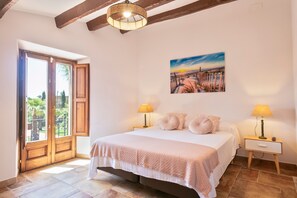 9 chambres, fer et planche à repasser, Wi-Fi gratuit, draps fournis