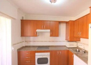 Fridge, oven, coffee/tea maker