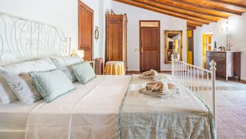 2 slaapkamers, een strijkplank/strijkijzer, gratis wifi, beddengoed