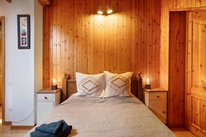 2 chambres, fer et planche à repasser, Wi-Fi gratuit, draps fournis