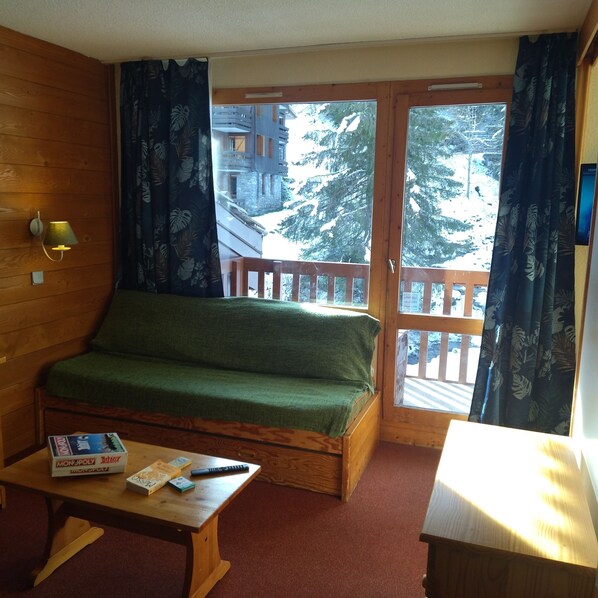 TV - Apartment 'Valmorel' with Mountain View and Balcony (Les Avanchers-Valmorel)