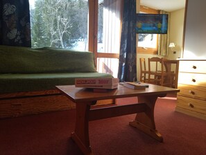 TV - Apartment 'Valmorel' with Mountain View and Balcony (Les Avanchers-Valmorel)