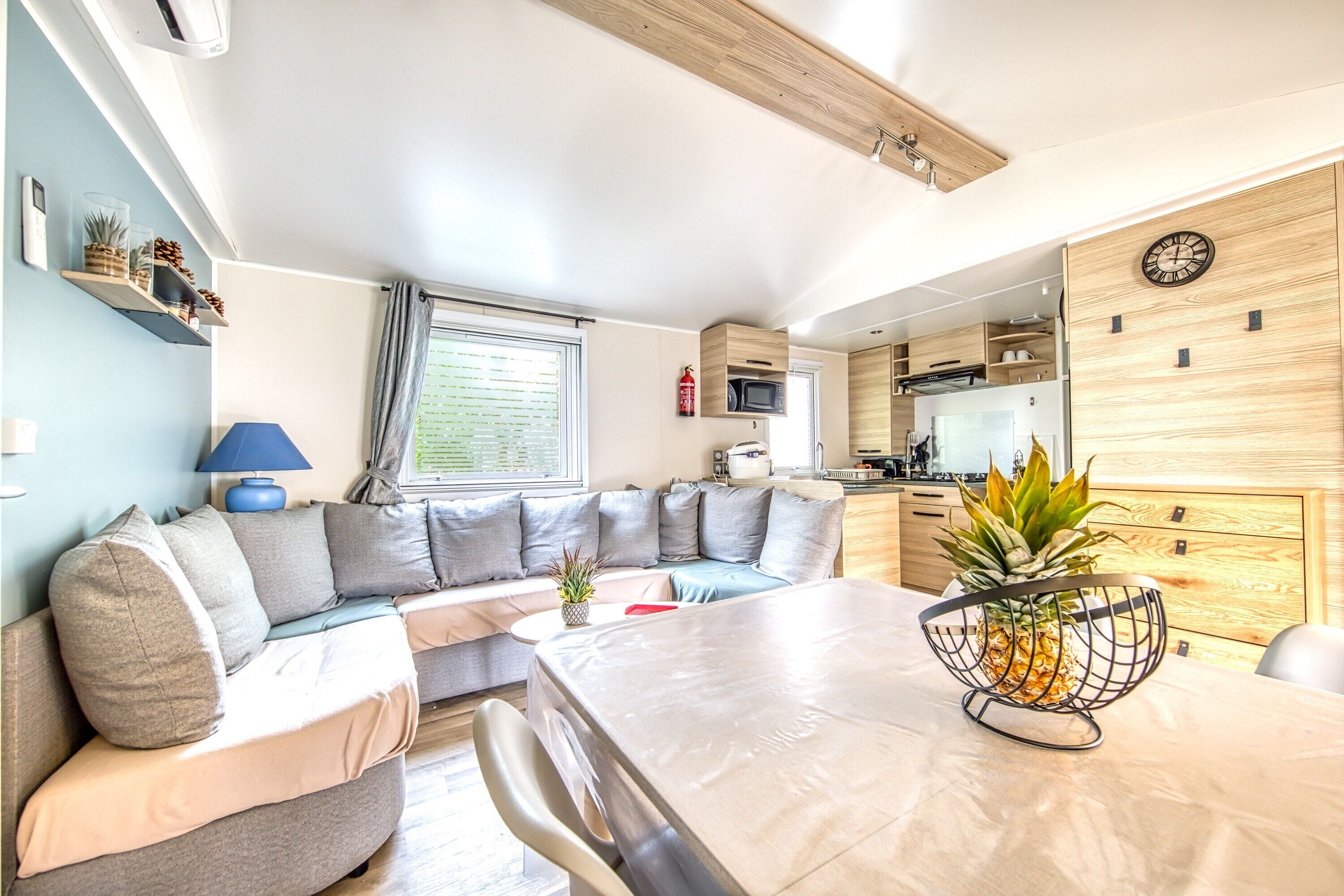 Télévision, table de tennis de table