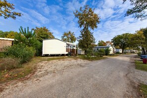 Exterior - Amira Mobile Home 42m² with Sea View and Air Conditioning (Lège-Cap-Ferret)