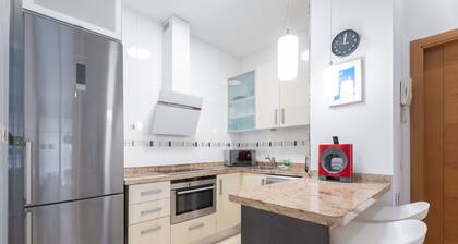 Apartment 'Seaside Modern Flat' with Sea View, Wi-Fi and Air Conditioning