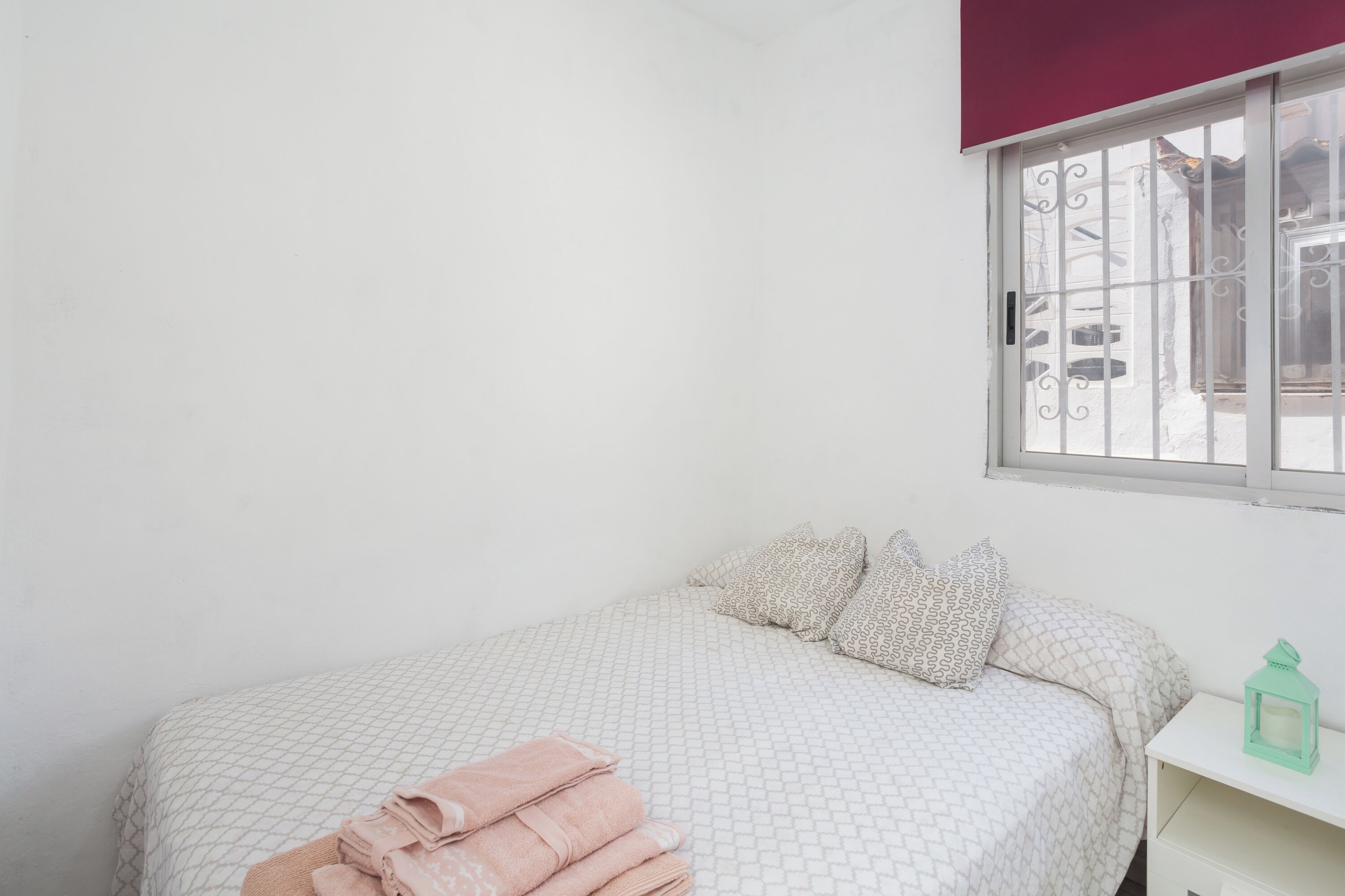 1 slaapkamer, een strijkplank/strijkijzer, gratis wifi, beddengoed