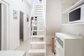 Interior - Holiday Home 'Casita Gandia Playa' with Private Terrace and Air Conditioning (Grau i Platja)