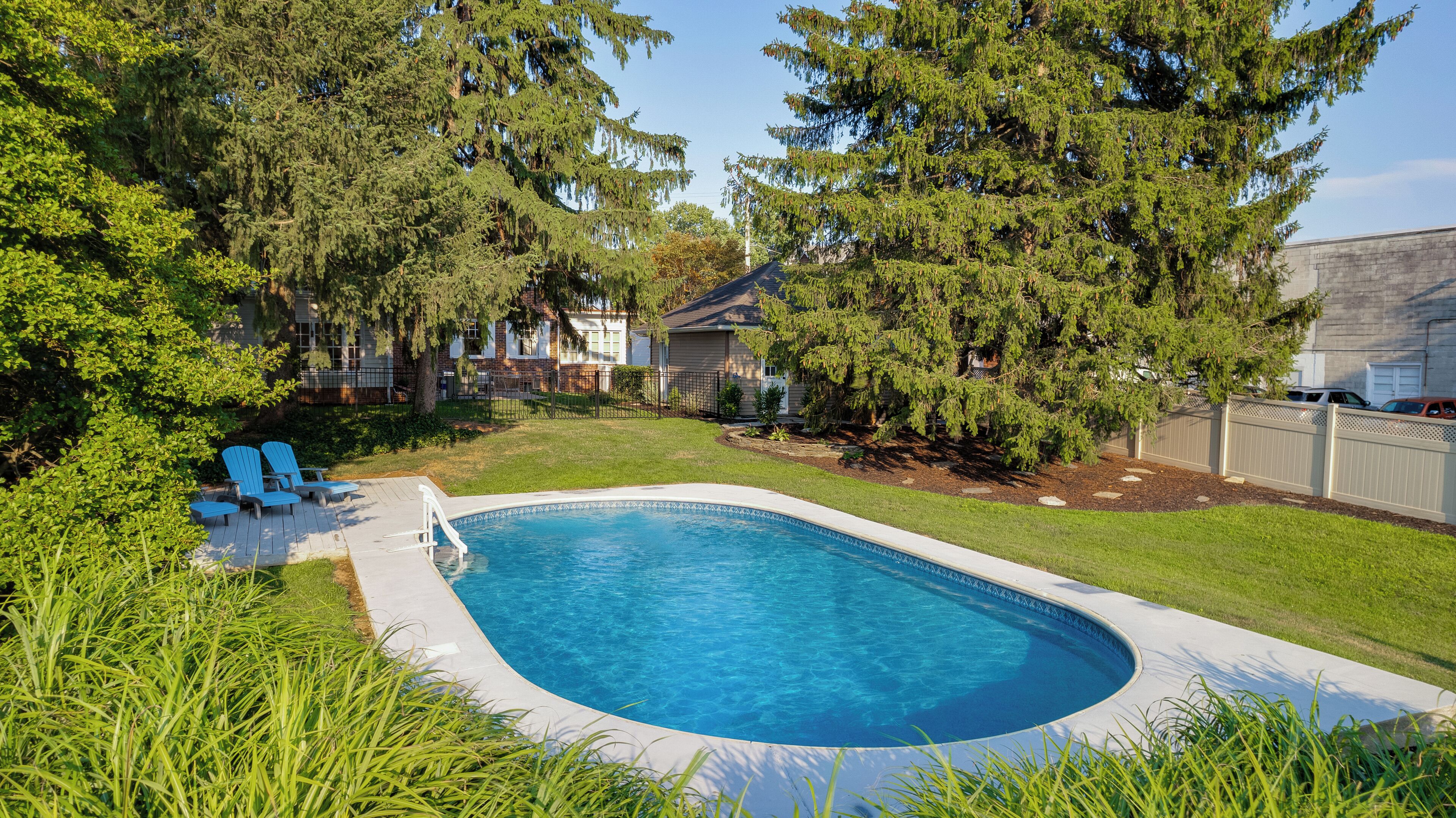 Isaac Bahney Homestead w/ POOL & HOT TUB