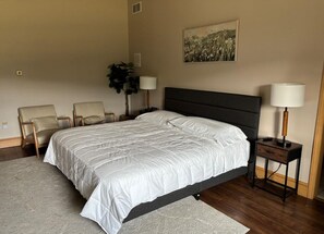 7 makuuhuonetta, työpöytä, vauvan matkasänky, ilmainen Wi-Fi