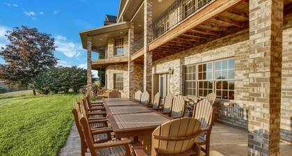 Lake View Lodge w/ Indoor Pool, Hot Tub, Theater